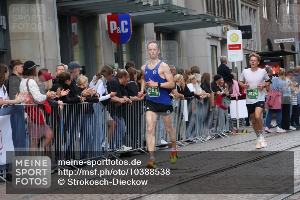 13.09.2026 - 21. swb-Marathon Bremen Strokosch-Dieckow http://msf.ph/oto/10388538 13.09.2026 12:58:35 Ziel 1118, 1576, 3624, 4399, 4847, 6929, 8065, 8994, 9120, 9329, 346, 1379, 1472, 1604, 1717, 2049, 5672, 6198, 8311, 8394 meine-sportfotos.de