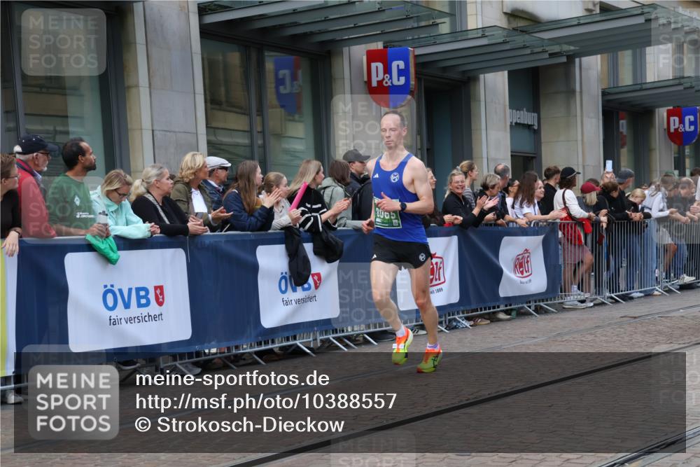 13.09.2026 - 21. swb-Marathon Bremen Strokosch-Dieckow http://msf.ph/oto/10388557 13.09.2026 12:58:37 Ziel 1118, 1576, 3624, 3688, 4399, 4847, 6929, 8065, 8994, 9120, 9329, 346, 1379, 1472, 2049, 5672, 6198, 8311, 8394 meine-sportfotos.de