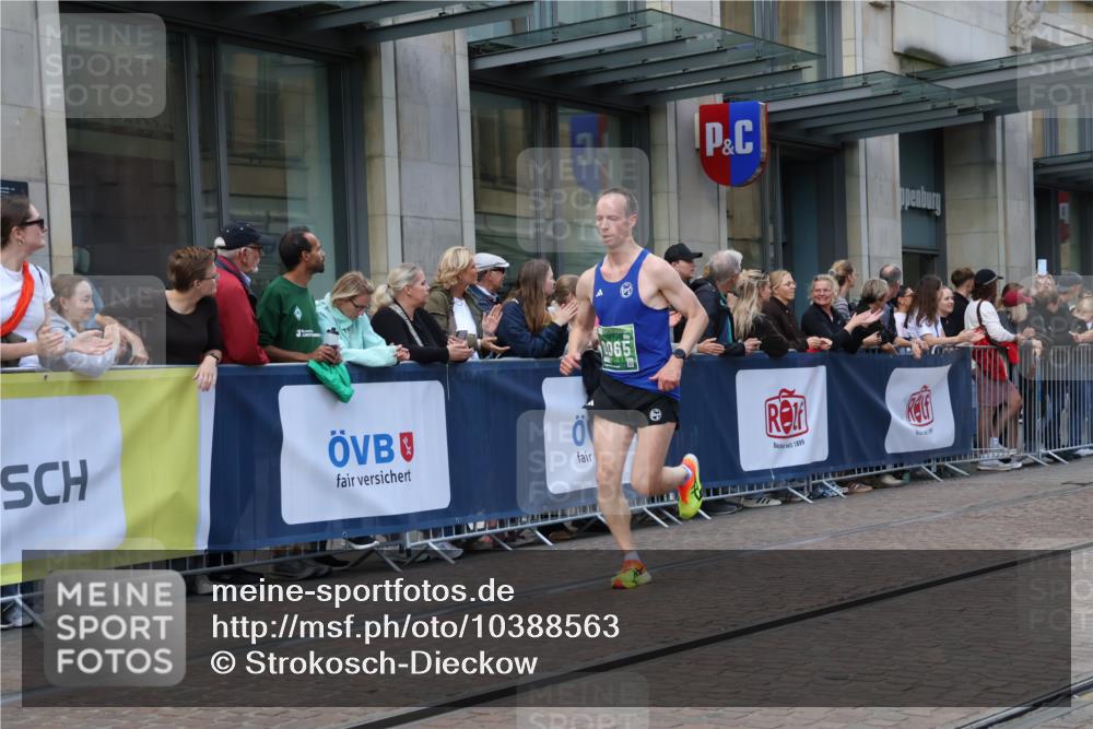 13.09.2026 - 21. swb-Marathon Bremen Strokosch-Dieckow http://msf.ph/oto/10388563 13.09.2026 12:58:37 Ziel 1118, 1576, 3624, 3688, 4399, 4847, 6929, 8065, 8994, 9120, 9329, 346, 1379, 1472, 2049, 5672, 6198, 8311, 8394 meine-sportfotos.de