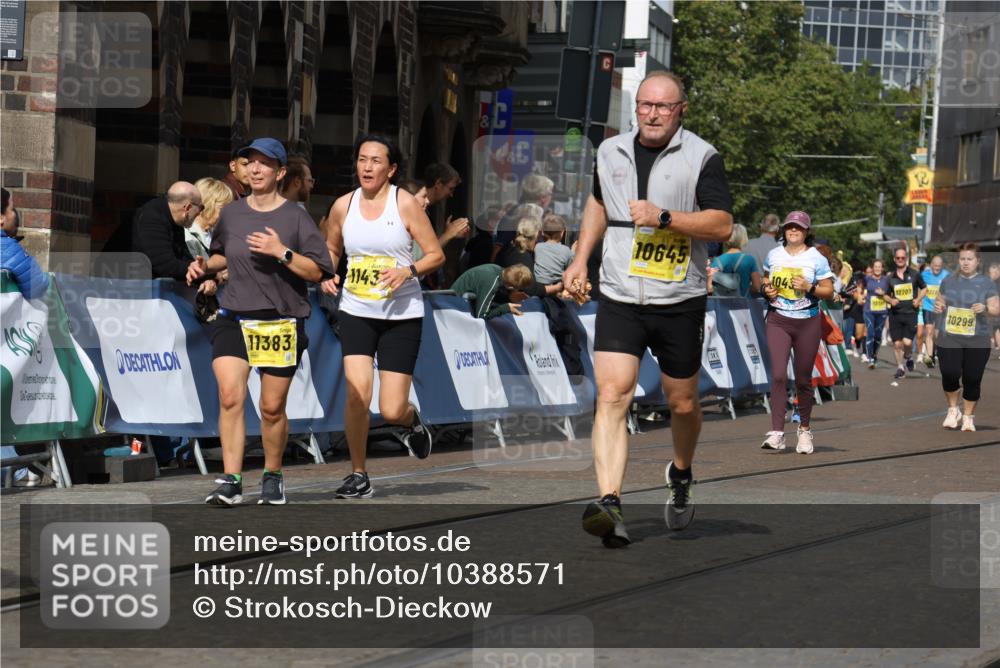 13.09.2026 - 21. swb-Marathon Bremen Strokosch-Dieckow http://msf.ph/oto/10388571 13.09.2026 11:09:57 Ziel 10234, 10386, 10417, 10424, 10696, 10712, 10785, 10990, 10991, 11192, 11937, 12409, 12474, 12532, 10299, 10751, 11119, 11732, 11933, 12117, 12207 meine-sportfotos.de
