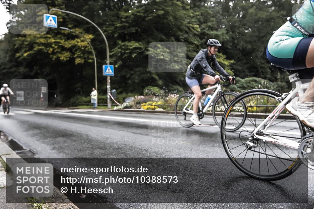 13.09.2026 - Stadtparktriathlon H.Heesch http://msf.ph/oto/10388573 13.09.2026 12:33:10 Radfahren 995, 1079, 1119, 1188 meine-sportfotos.de