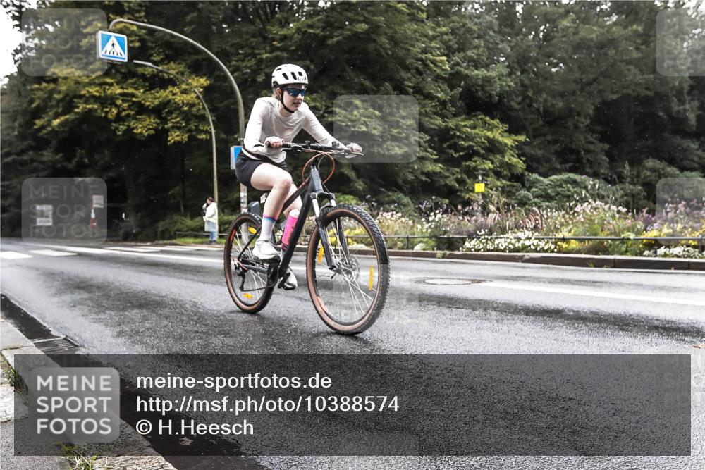 13.09.2026 - Stadtparktriathlon H.Heesch http://msf.ph/oto/10388574 13.09.2026 12:33:12 Radfahren 995, 1079, 1119, 1188 meine-sportfotos.de