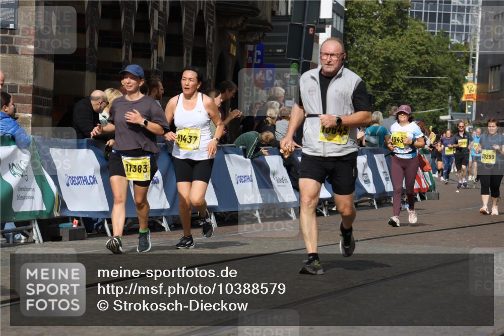 13.09.2026 - 21. swb-Marathon Bremen Strokosch-Dieckow http://msf.ph/oto/10388579 13.09.2026 11:09:57 Ziel 10234, 10386, 10417, 10424, 10696, 10712, 10785, 10990, 10991, 11192, 11937, 12409, 12474, 12532, 10299, 10751, 11119, 11732, 11933, 12117, 12207 meine-sportfotos.de