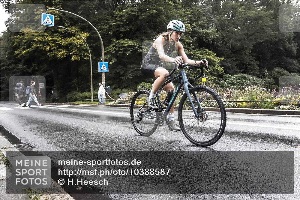 13.09.2026 - Stadtparktriathlon H.Heesch http://msf.ph/oto/10388587 13.09.2026 12:33:40 Radfahren 1129 meine-sportfotos.de