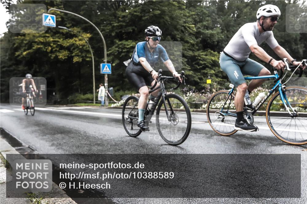13.09.2026 - Stadtparktriathlon H.Heesch http://msf.ph/oto/10388589 13.09.2026 12:33:47 Radfahren 1008, 1099, 1117, 1131 meine-sportfotos.de
