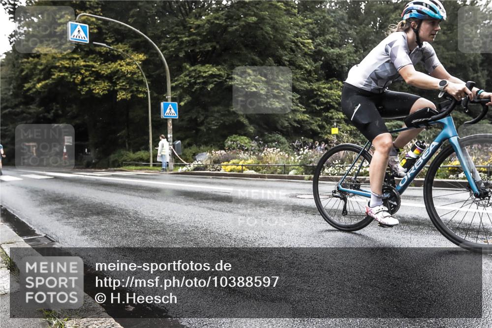 13.09.2026 - Stadtparktriathlon H.Heesch http://msf.ph/oto/10388597 13.09.2026 12:33:51 Radfahren 1086, 1093, 1099, 1131 meine-sportfotos.de