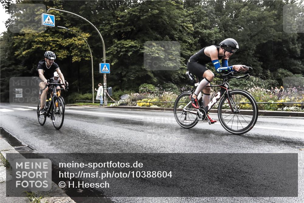 13.09.2026 - Stadtparktriathlon H.Heesch http://msf.ph/oto/10388604 13.09.2026 12:34:07 Radfahren 987, 1031, 1089, 1308 meine-sportfotos.de