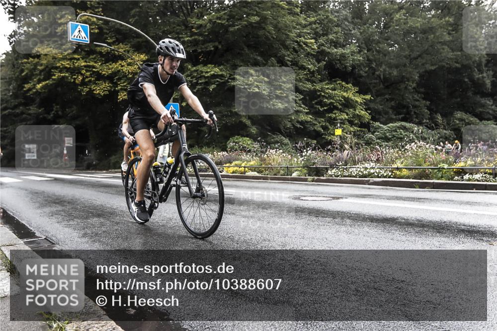 13.09.2026 - Stadtparktriathlon H.Heesch http://msf.ph/oto/10388607 13.09.2026 12:34:07 Radfahren 987, 1031, 1089, 1308 meine-sportfotos.de