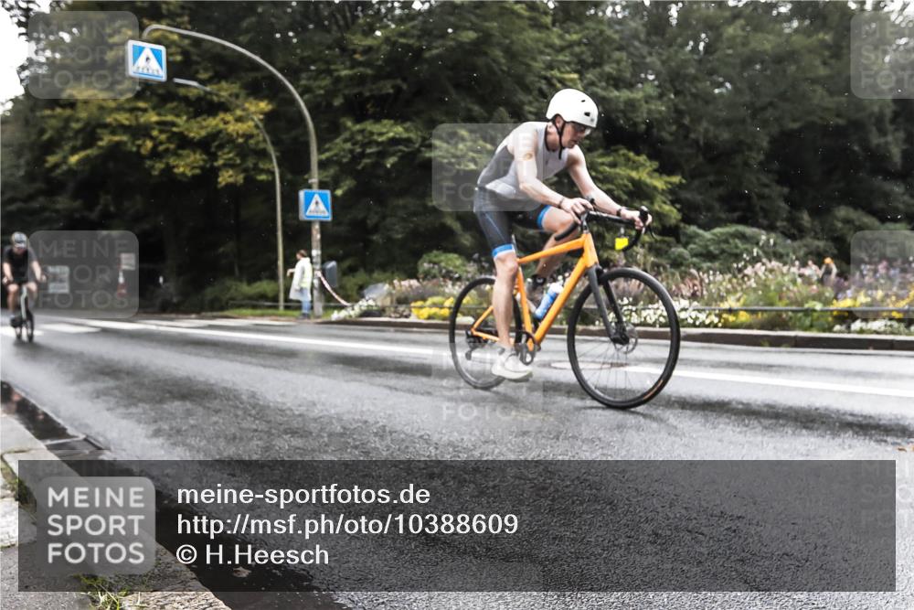 13.09.2026 - Stadtparktriathlon H.Heesch http://msf.ph/oto/10388609 13.09.2026 12:34:07 Radfahren 987, 1031, 1089, 1308 meine-sportfotos.de