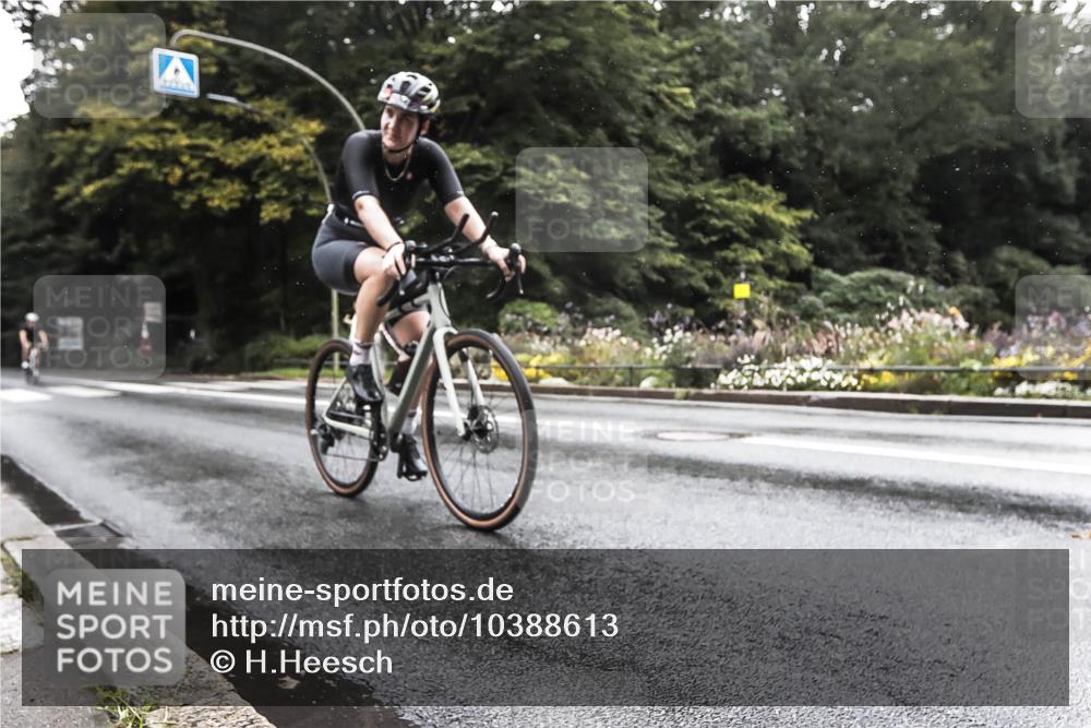 13.09.2026 - Stadtparktriathlon H.Heesch http://msf.ph/oto/10388613 13.09.2026 12:34:09 Radfahren 987, 1031, 1089, 1150, 1184, 1308 meine-sportfotos.de