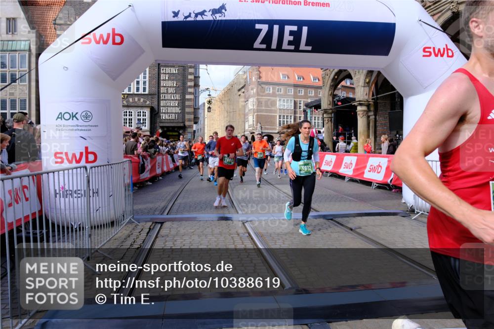 13.09.2026 - 21. swb-Marathon Bremen Tim E. http://msf.ph/oto/10388619 13.09.2026 13:29:39 Ziel 132, 303, 596, 651, 1083, 1365, 1387, 1545, 1823, 2023, 2301, 2742, 2867, 2957, 3258, 3721, 3796, 3846, 3912, 4541, 5036, 5599, 6030, 6103, 6499, 6690, 7013, 7149, 7361, 7631, 7649, 7860, 8007, 8009, 8066, 8099, 8277, 8338, 8675, 8831, 9249, 9889, 10128 meine-sportfotos.de