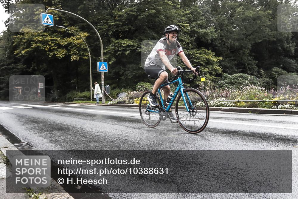 13.09.2026 - Stadtparktriathlon H.Heesch http://msf.ph/oto/10388631 13.09.2026 12:34:21 Radfahren 1029, 1104, 1170, 1187 meine-sportfotos.de