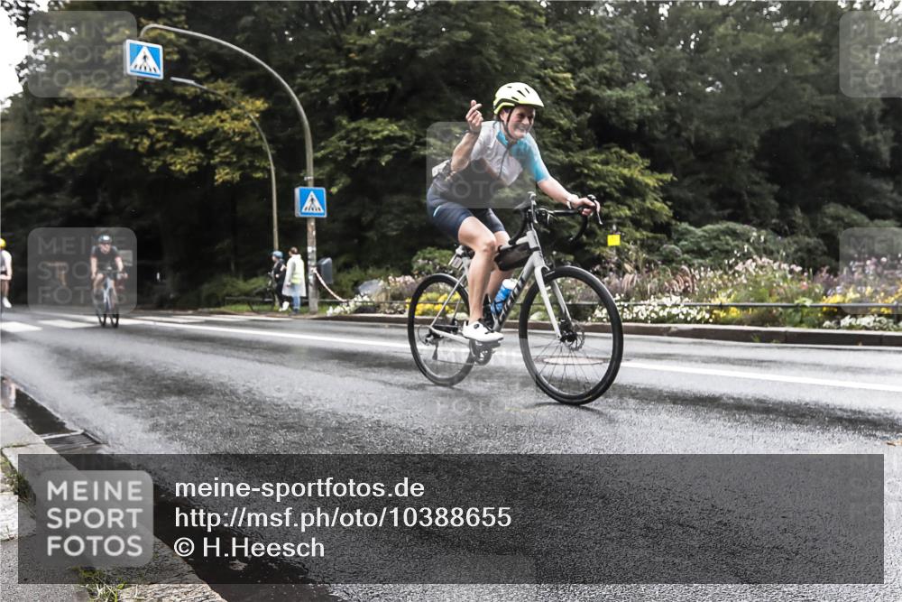 13.09.2026 - Stadtparktriathlon H.Heesch http://msf.ph/oto/10388655 13.09.2026 12:34:49 Radfahren 978, 1062, 1063, 1177, 1234 meine-sportfotos.de