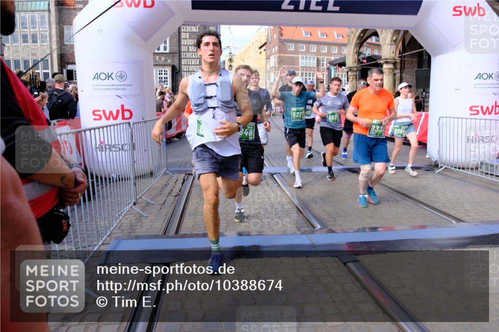 13.09.2026 - 21. swb-Marathon Bremen Tim E. http://msf.ph/oto/10388674 13.09.2026 13:29:42 Ziel 132, 303, 596, 651, 1083, 1243, 1365, 1387, 1545, 1823, 2023, 2076, 2301, 2742, 2867, 2957, 3030, 3258, 3721, 3796, 3846, 3912, 4541, 5036, 5244, 5599, 6030, 6103, 6499, 6690, 7013, 7149, 7426, 7631, 7649, 7860, 8007, 8009, 8066, 8099, 8277, 8338, 8675, 8831, 9249, 9889, 10128 meine-sportfotos.de