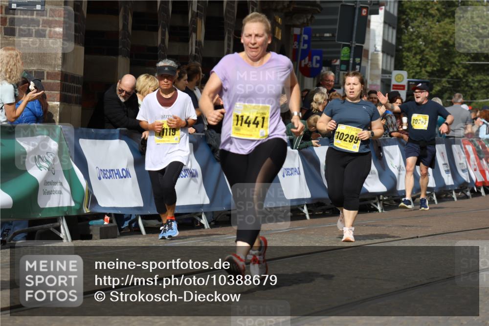 13.09.2026 - 21. swb-Marathon Bremen Strokosch-Dieckow http://msf.ph/oto/10388679 13.09.2026 11:10:04 Ziel 10234, 10386, 10417, 10424, 10645, 10696, 10712, 10737, 10785, 10990, 10991, 11192, 11383, 11437, 11937, 12409, 12449, 10362, 10963, 11382, 11725, 11732, 11933, 12117, 12207, 12293 meine-sportfotos.de
