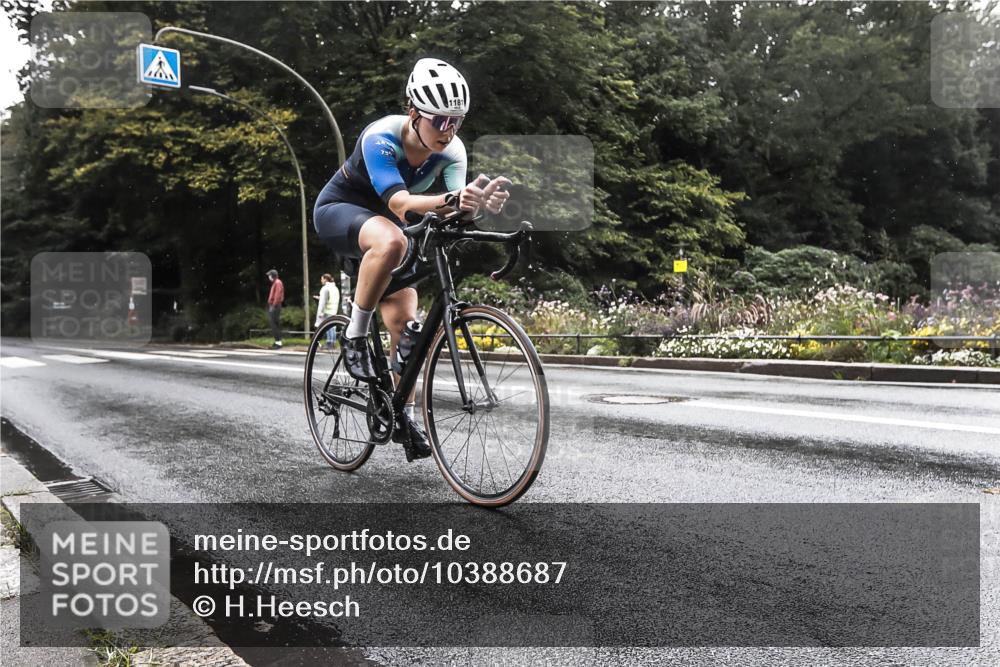 13.09.2026 - Stadtparktriathlon H.Heesch http://msf.ph/oto/10388687 13.09.2026 12:35:51 Radfahren 1090, 1181 meine-sportfotos.de