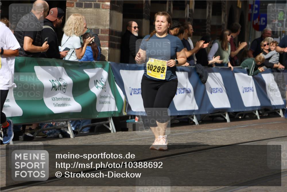 13.09.2026 - 21. swb-Marathon Bremen Strokosch-Dieckow http://msf.ph/oto/10388692 13.09.2026 11:10:06 Ziel 10234, 10386, 10417, 10435, 10645, 10696, 10712, 10737, 10785, 10990, 10991, 11383, 11437, 11441, 11937, 12409, 12449, 10361, 10362, 10963, 11080, 11382, 11725, 11732, 11933, 12117, 12293 meine-sportfotos.de