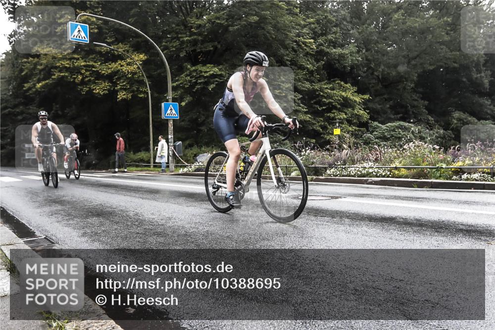 13.09.2026 - Stadtparktriathlon H.Heesch http://msf.ph/oto/10388695 13.09.2026 12:35:56 Radfahren 1052, 1065, 1075, 1112, 1301 meine-sportfotos.de