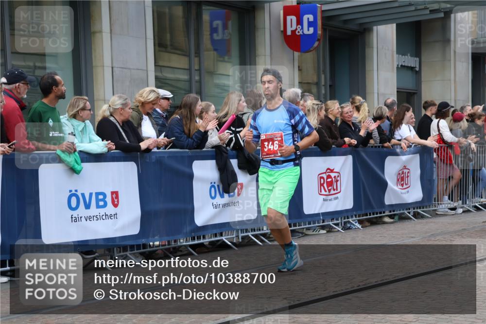 13.09.2026 - 21. swb-Marathon Bremen Strokosch-Dieckow http://msf.ph/oto/10388700 13.09.2026 12:58:47 Ziel 1118, 1508, 1751, 1993, 3584, 3624, 3688, 4399, 4847, 6991, 8065, 8383, 8994, 9120, 9329, 346, 1576, 2049, 5672, 6198, 6929, 8311, 8394 meine-sportfotos.de