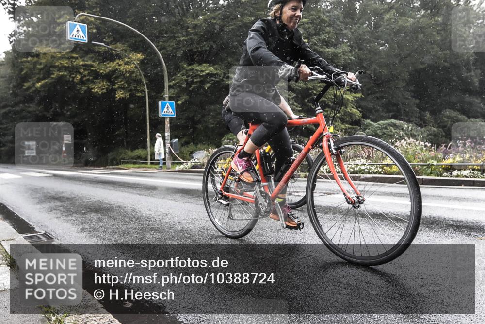 13.09.2026 - Stadtparktriathlon H.Heesch http://msf.ph/oto/10388724 13.09.2026 12:36:24 Radfahren 1020, 1056, 1115 meine-sportfotos.de