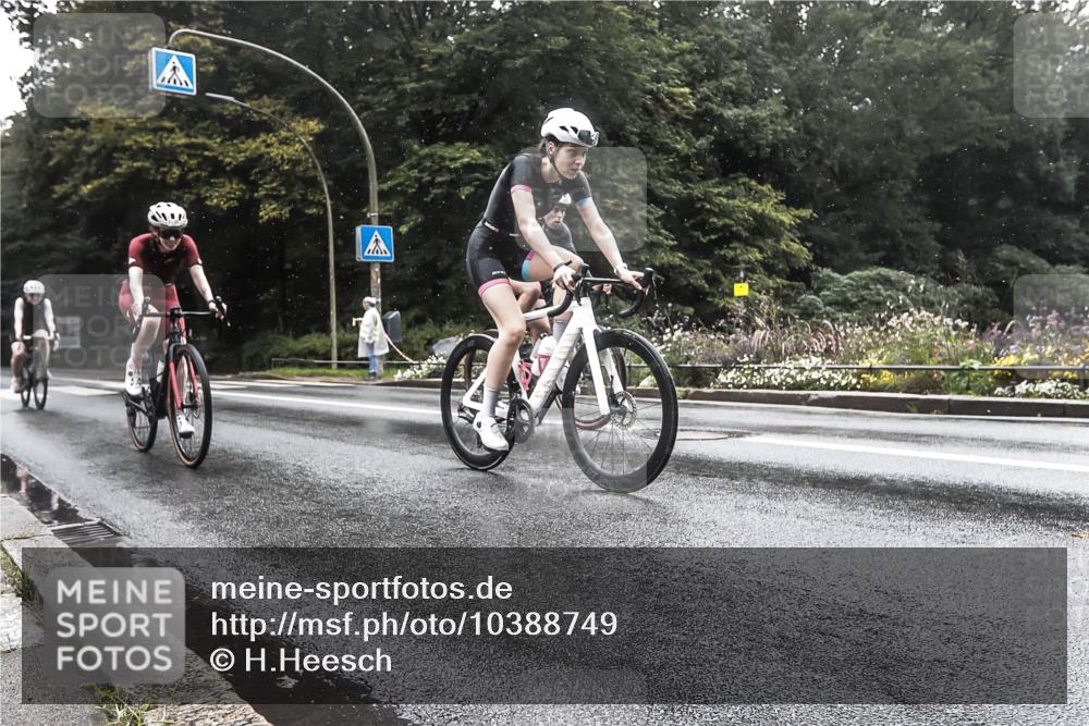 13.09.2026 - Stadtparktriathlon H.Heesch http://msf.ph/oto/10388749 13.09.2026 12:37:07 Radfahren 979, 1015, 1087, 1088, 1120, 1121, 1137 meine-sportfotos.de