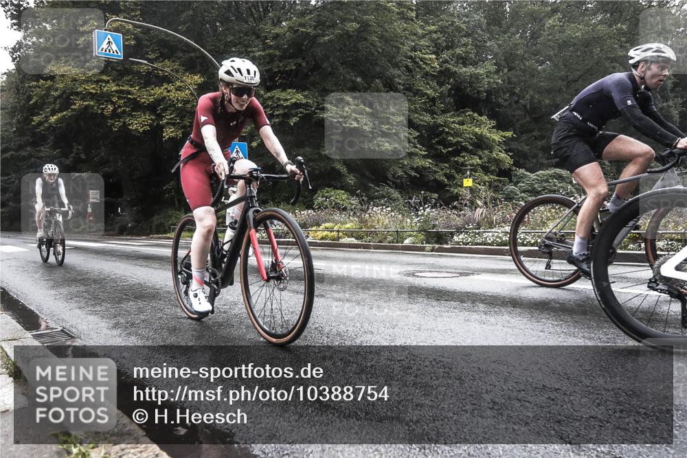 13.09.2026 - Stadtparktriathlon H.Heesch http://msf.ph/oto/10388754 13.09.2026 12:37:07 Radfahren 979, 1015, 1087, 1088, 1120, 1121, 1137 meine-sportfotos.de