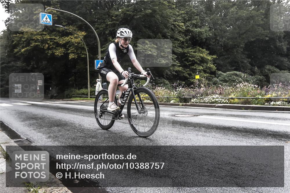 13.09.2026 - Stadtparktriathlon H.Heesch http://msf.ph/oto/10388757 13.09.2026 12:37:08 Radfahren 979, 1015, 1087, 1088, 1120, 1137 meine-sportfotos.de