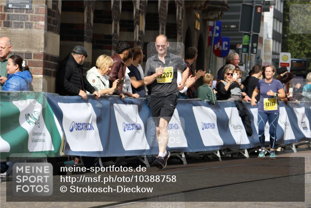 13.09.2026 - 21. swb-Marathon Bremen Strokosch-Dieckow http://msf.ph/oto/10388758 13.09.2026 11:10:12 Ziel 10299, 10435, 10645, 10737, 11119, 11383, 11437, 11441, 12449, 10169, 10361, 10362, 10706, 10791, 10890, 10963, 11080, 11382, 11725, 11957, 11982, 12293, 12454, 12550 meine-sportfotos.de