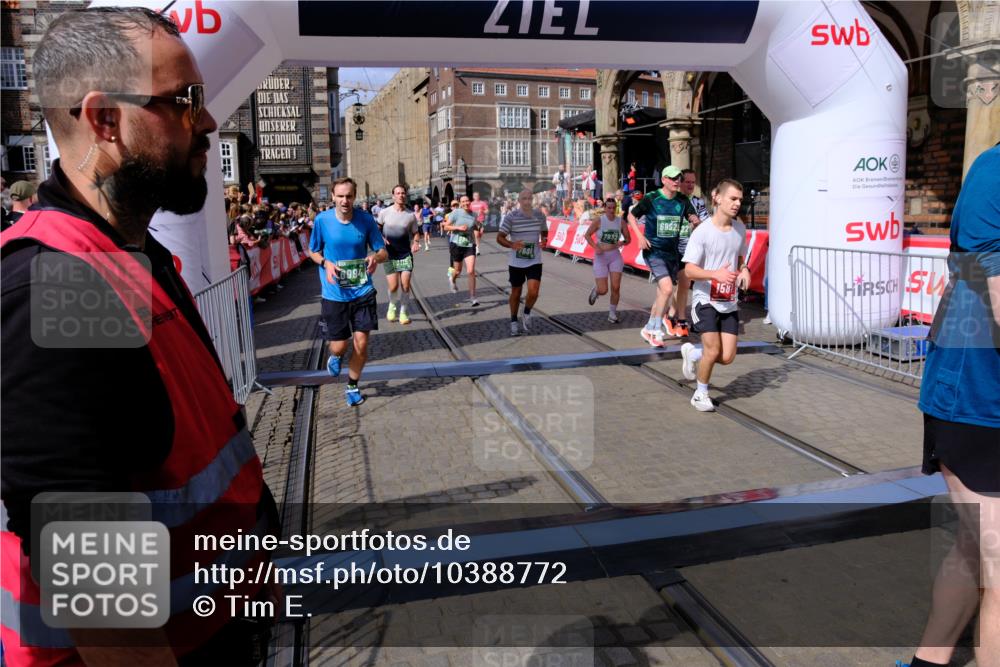 13.09.2026 - 21. swb-Marathon Bremen Tim E. http://msf.ph/oto/10388772 13.09.2026 13:30:28 Ziel 881, 1308, 1611, 1653, 1780, 1909, 1938, 2126, 2364, 3190, 4763, 5039, 5198, 5348, 5615, 6225, 6720, 6942, 6992, 6994, 7184, 7609, 7932, 7966, 8110, 8115, 8441, 8470, 9015, 9104, 9125, 9529 meine-sportfotos.de
