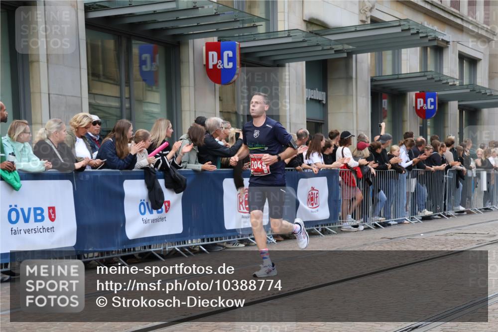 13.09.2026 - 21. swb-Marathon Bremen Strokosch-Dieckow http://msf.ph/oto/10388774 13.09.2026 12:58:52 Ziel 658, 1118, 1248, 1508, 1751, 1800, 1993, 2651, 3584, 3688, 4096, 4399, 6991, 8383, 8994, 9120, 9329, 9533, 346, 1576, 2049, 3624, 4847, 5672, 6929, 8065 meine-sportfotos.de