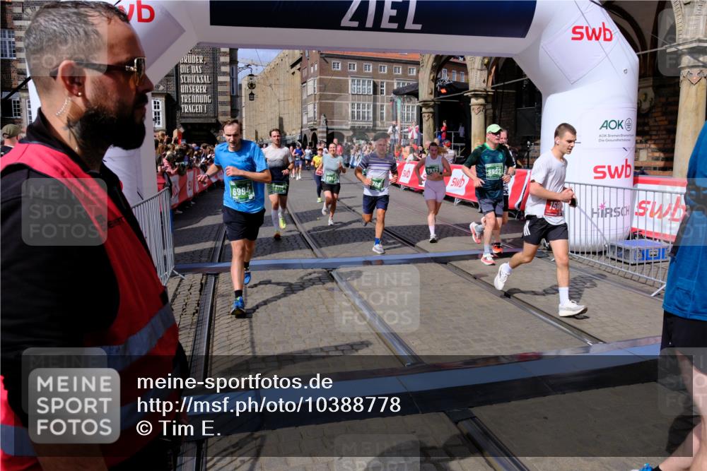 13.09.2026 - 21. swb-Marathon Bremen Tim E. http://msf.ph/oto/10388778 13.09.2026 13:30:28 Ziel 881, 1308, 1611, 1653, 1780, 1909, 1938, 2126, 2364, 3190, 4763, 5039, 5198, 5348, 5615, 6225, 6720, 6942, 6992, 6994, 7184, 7609, 7932, 7966, 8110, 8115, 8441, 8470, 9015, 9104, 9125, 9529 meine-sportfotos.de