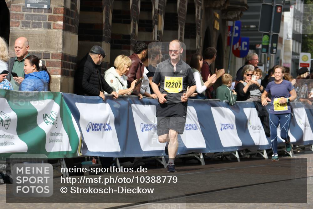 13.09.2026 - 21. swb-Marathon Bremen Strokosch-Dieckow http://msf.ph/oto/10388779 13.09.2026 11:10:12 Ziel 10299, 10435, 10645, 10737, 11119, 11383, 11437, 11441, 12449, 10169, 10361, 10362, 10706, 10791, 10890, 10963, 11080, 11382, 11725, 11957, 11982, 12293, 12454, 12550 meine-sportfotos.de
