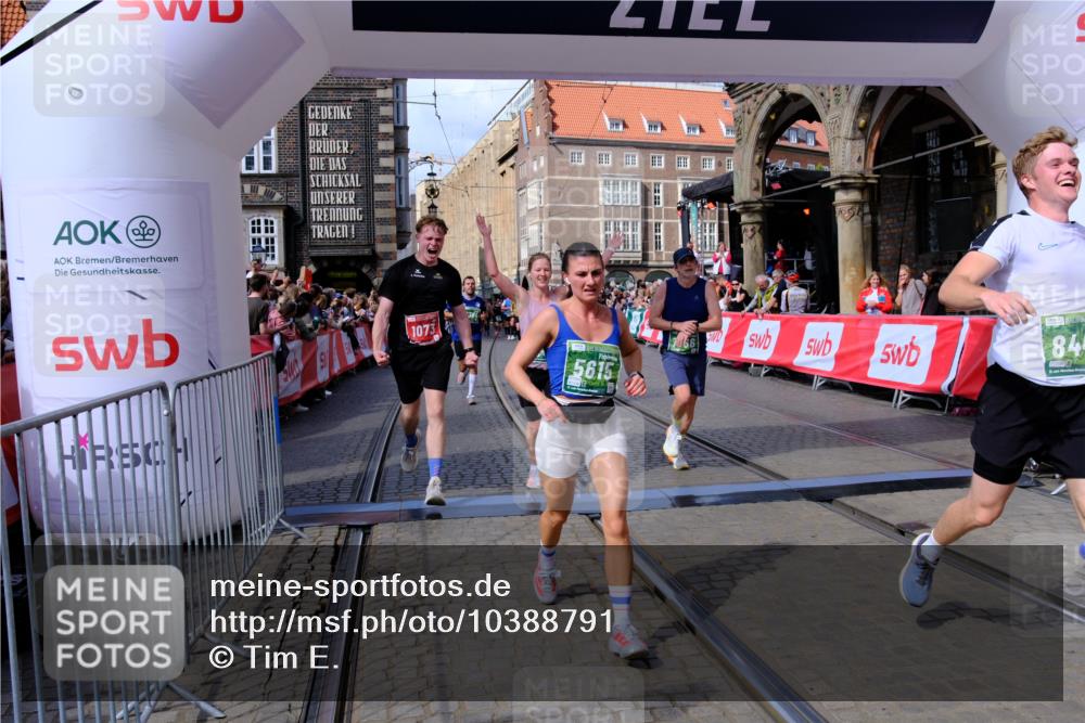 13.09.2026 - 21. swb-Marathon Bremen Tim E. http://msf.ph/oto/10388791 13.09.2026 13:30:33 Ziel 881, 1308, 1909, 1938, 2265, 2364, 2900, 4763, 5615, 6225, 6942, 6992, 6994, 7184, 7609, 7932, 7966, 8090, 8105, 8115, 8169, 8314, 8441, 8494, 9015, 9125, 9412, 9529 meine-sportfotos.de