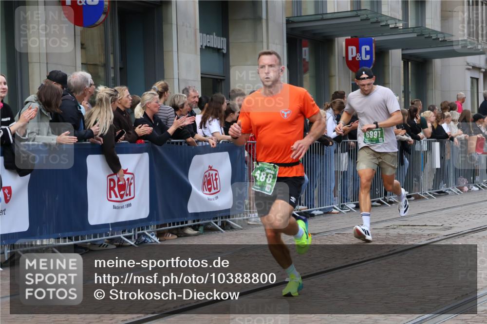 13.09.2026 - 21. swb-Marathon Bremen Strokosch-Dieckow http://msf.ph/oto/10388800 13.09.2026 12:58:54 Ziel 658, 1118, 1248, 1508, 1751, 1800, 1993, 2651, 3584, 3688, 4096, 4399, 6991, 8383, 8994, 9120, 9329, 9533, 346, 1576, 2049, 3624, 4847, 5672, 6929, 8065 meine-sportfotos.de