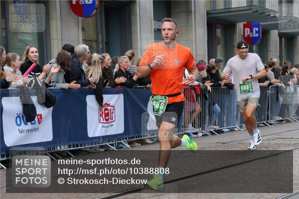 13.09.2026 - 21. swb-Marathon Bremen Strokosch-Dieckow http://msf.ph/oto/10388808 13.09.2026 12:58:54 Ziel 658, 1118, 1248, 1508, 1751, 1800, 1993, 2651, 3584, 3688, 4096, 4399, 6991, 8383, 8994, 9120, 9329, 9533, 346, 1576, 2049, 3624, 4847, 5672, 6929, 8065 meine-sportfotos.de