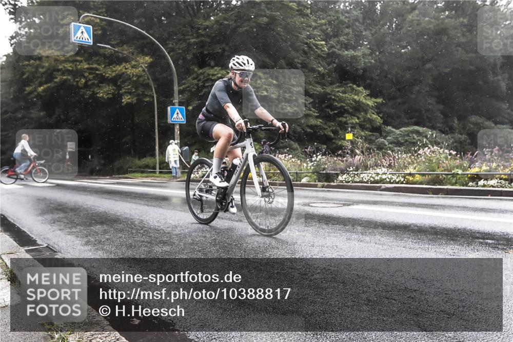 13.09.2026 - Stadtparktriathlon H.Heesch http://msf.ph/oto/10388817 13.09.2026 12:37:57 Radfahren 1076, 1101, 1136, 1232, 1255 meine-sportfotos.de