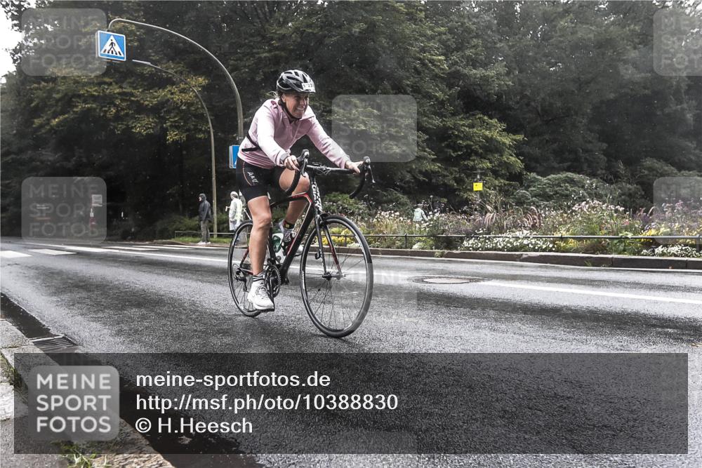 13.09.2026 - Stadtparktriathlon H.Heesch http://msf.ph/oto/10388830 13.09.2026 12:38:15 Radfahren 1123, 1179 meine-sportfotos.de