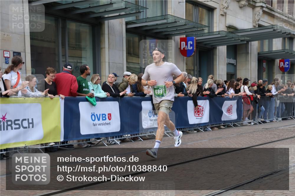 13.09.2026 - 21. swb-Marathon Bremen Strokosch-Dieckow http://msf.ph/oto/10388840 13.09.2026 12:58:56 Ziel 658, 1118, 1248, 1508, 1751, 1800, 1993, 2651, 3584, 3688, 4096, 4399, 6991, 8383, 8994, 9120, 9533, 1118, 1576, 2049, 3624, 4847, 5672, 6929, 8065, 8994, 9329 meine-sportfotos.de