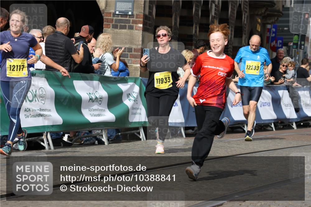 13.09.2026 - 21. swb-Marathon Bremen Strokosch-Dieckow http://msf.ph/oto/10388841 13.09.2026 11:10:18 Ziel 10299, 10435, 10645, 10737, 10751, 11119, 11383, 11437, 11441, 12207, 12449, 10002, 10169, 10247, 10361, 10362, 10422, 10706, 10719, 10768, 10791, 10890, 11080, 11300, 11382, 11957, 11982, 12227, 12454, 12550 meine-sportfotos.de