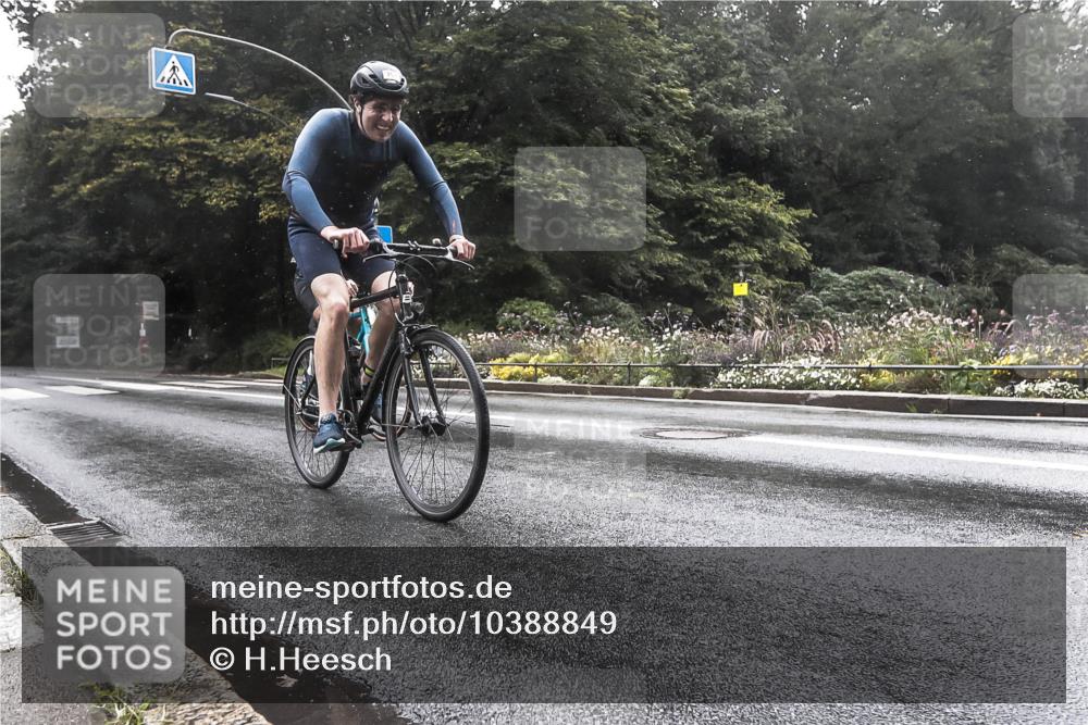 13.09.2026 - Stadtparktriathlon H.Heesch http://msf.ph/oto/10388849 13.09.2026 12:38:30 Radfahren 950, 959, 1097, 1164, 1193, 1204 meine-sportfotos.de