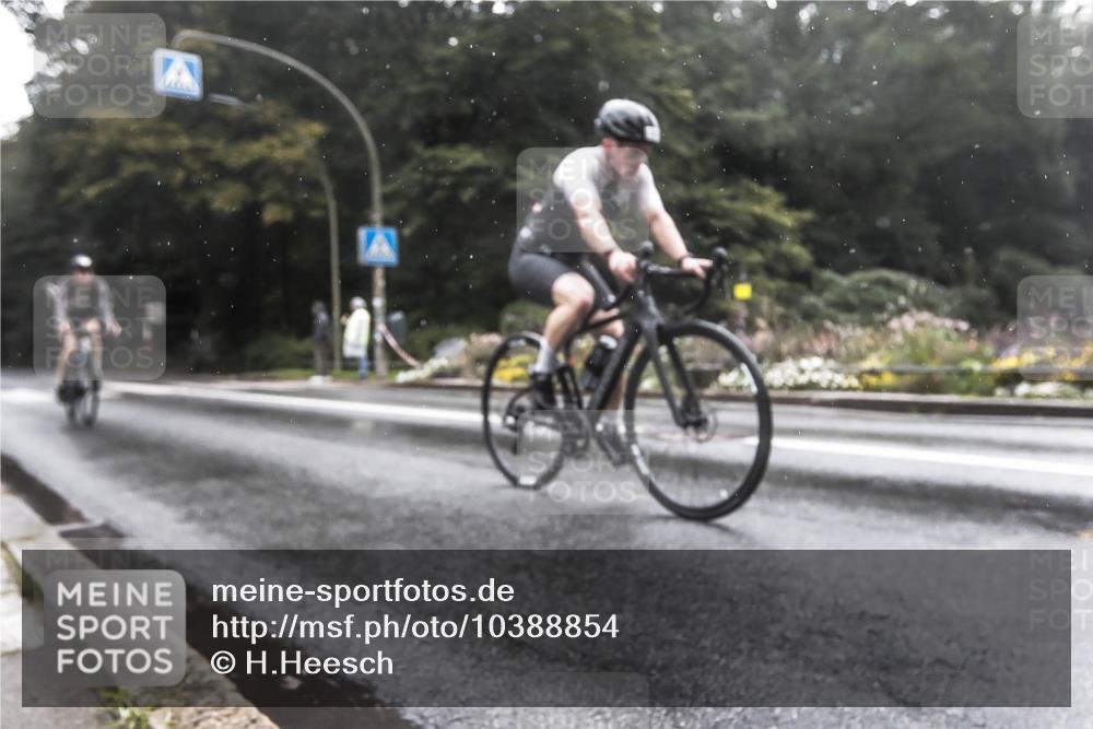 13.09.2026 - Stadtparktriathlon H.Heesch http://msf.ph/oto/10388854 13.09.2026 12:38:35 Radfahren 1105, 1133, 1282 meine-sportfotos.de