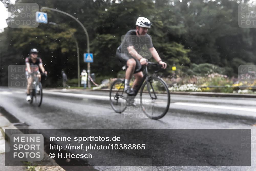 13.09.2026 - Stadtparktriathlon H.Heesch http://msf.ph/oto/10388865 13.09.2026 12:38:50 Radfahren 996, 1202, 1299 meine-sportfotos.de