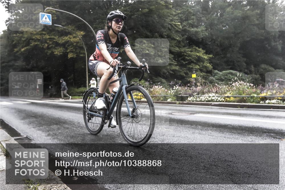 13.09.2026 - Stadtparktriathlon H.Heesch http://msf.ph/oto/10388868 13.09.2026 12:38:51 Radfahren 996, 1109, 1202, 1299 meine-sportfotos.de