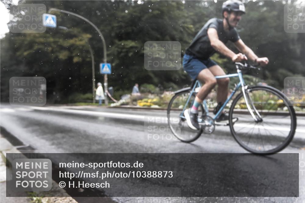 13.09.2026 - Stadtparktriathlon H.Heesch http://msf.ph/oto/10388873 13.09.2026 12:39:04 Radfahren 1208 meine-sportfotos.de