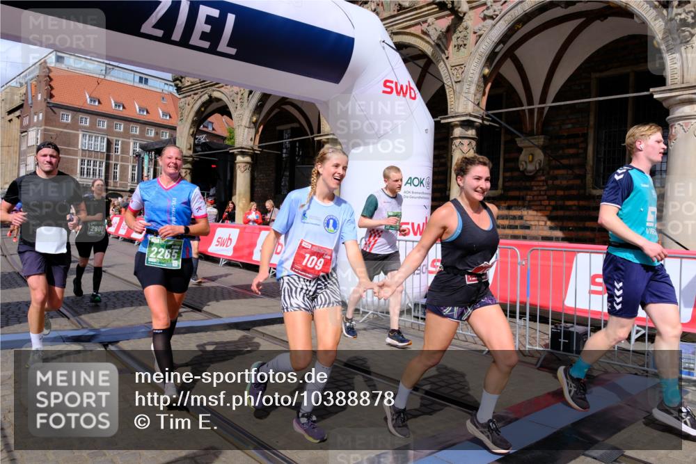 13.09.2026 - 21. swb-Marathon Bremen Tim E. http://msf.ph/oto/10388878 13.09.2026 13:30:42 Ziel 625, 881, 1067, 1909, 2265, 2364, 2900, 3163, 3164, 3425, 4058, 4415, 4425, 4748, 4763, 5506, 6988, 7821, 8090, 8105, 8116, 8117, 8169, 8314, 8494, 8762, 8878, 8966, 9011, 9015, 9108, 9412, 9695 meine-sportfotos.de