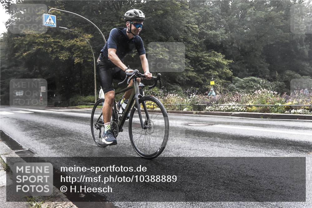 13.09.2026 - Stadtparktriathlon H.Heesch http://msf.ph/oto/10388889 13.09.2026 12:39:24 Radfahren 1114, 1189, 1231 meine-sportfotos.de