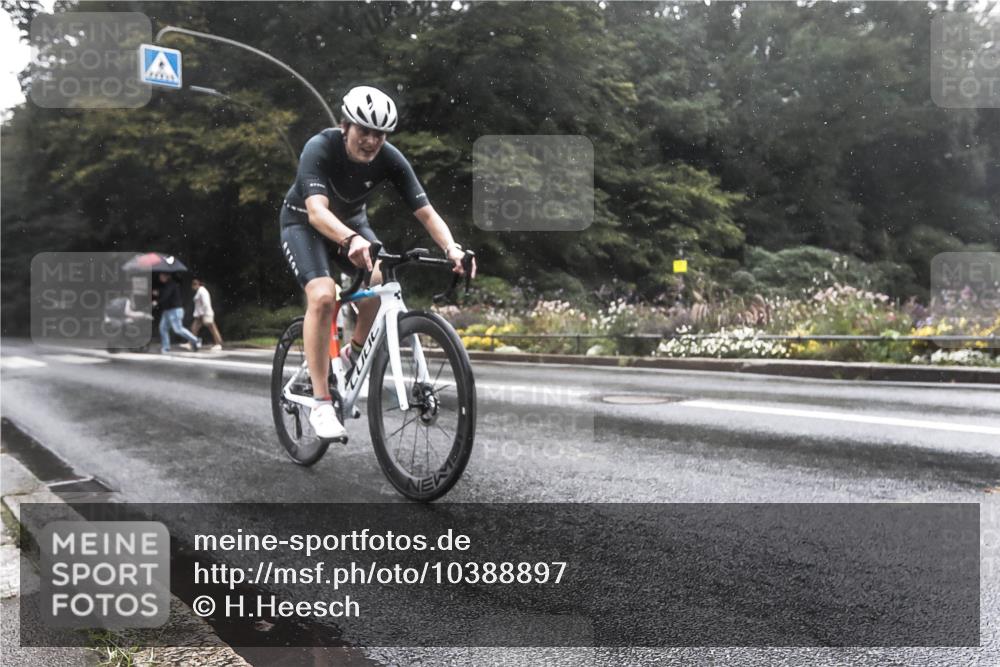 13.09.2026 - Stadtparktriathlon H.Heesch http://msf.ph/oto/10388897 13.09.2026 12:39:34 Radfahren 1174, 1192, 1214 meine-sportfotos.de