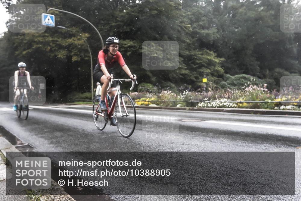 13.09.2026 - Stadtparktriathlon H.Heesch http://msf.ph/oto/10388905 13.09.2026 12:39:47 Radfahren 1263, 1268, 1272 meine-sportfotos.de