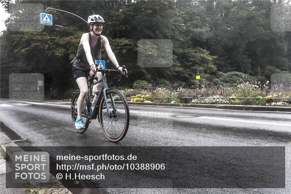 13.09.2026 - Stadtparktriathlon H.Heesch http://msf.ph/oto/10388906 13.09.2026 12:39:48 Radfahren 1263, 1268, 1272 meine-sportfotos.de