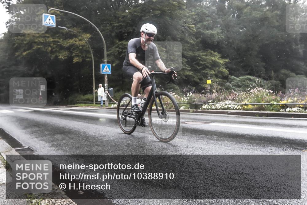 13.09.2026 - Stadtparktriathlon H.Heesch http://msf.ph/oto/10388910 13.09.2026 12:39:55 Radfahren 1151, 1297 meine-sportfotos.de